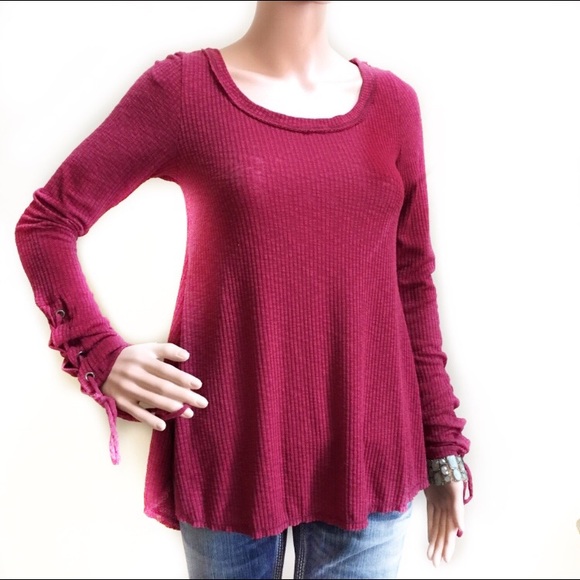 Sage Hi-Low Long Sleeved Top With Lace Up Sleeves - Picture 2 of 6